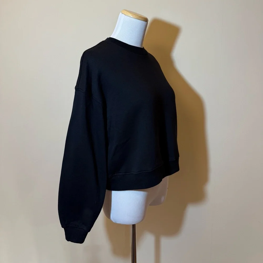 H&M divided black